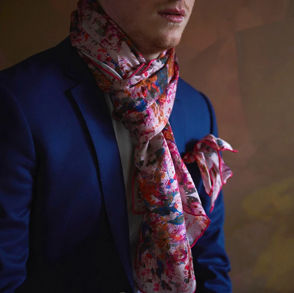 How to wear a silk scarf